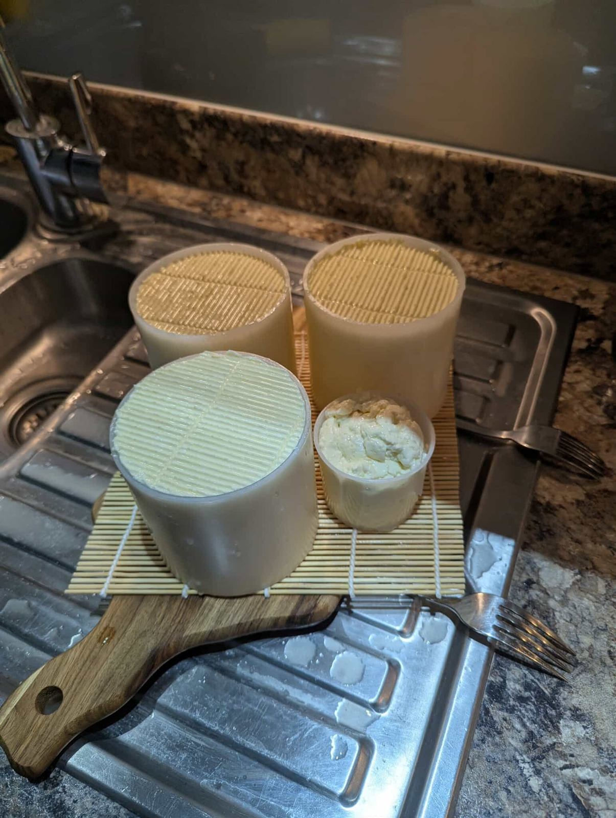 Camembert cheese, photo 1